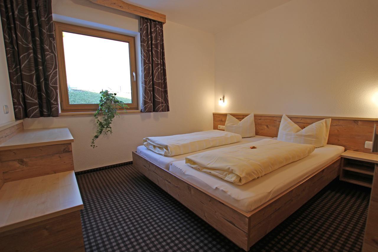 Gasthof Bergblick Berwang Exterior photo