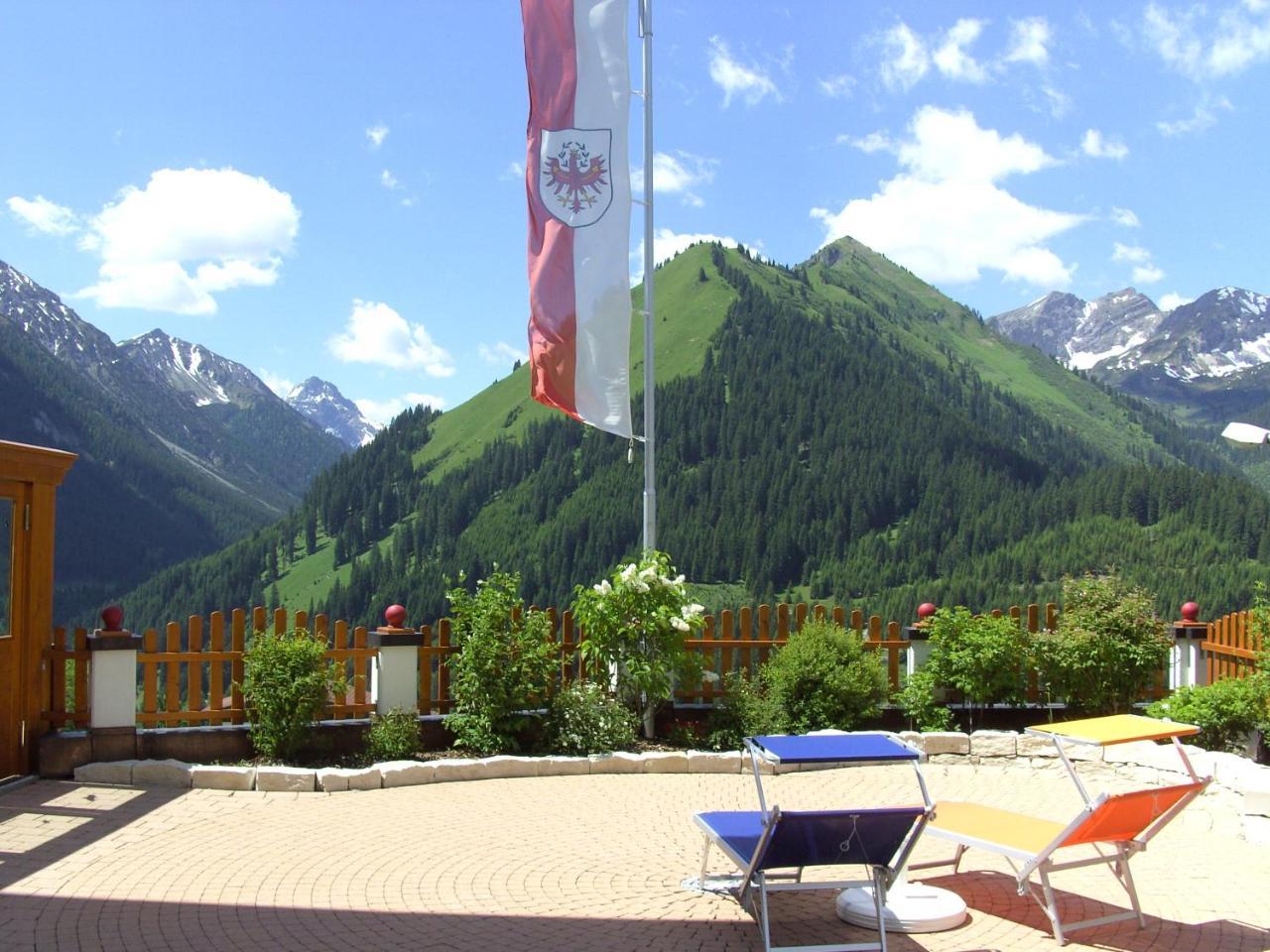 Gasthof Bergblick Berwang Exterior photo